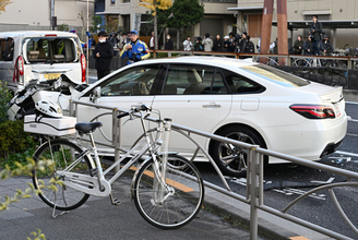 横断歩道に時速７０キロで進入か＝「ガードレールや人にぶつけた」―逮捕の男、１１人死傷・警視庁
