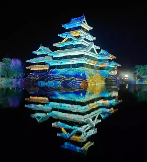 松本城でプロジェクションマッピング