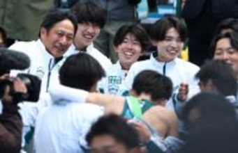 迎える原監督ら　箱根駅伝