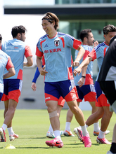調整する板倉　Ｗ杯サッカー