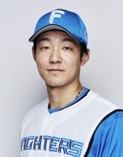 西武が石井を獲得　プロ野球