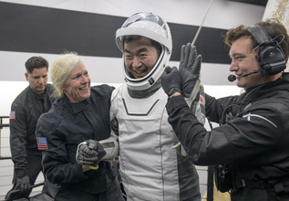 油井さん、ＩＳＳから無事帰還