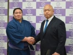 藤天晴、精進誓う＝大相撲