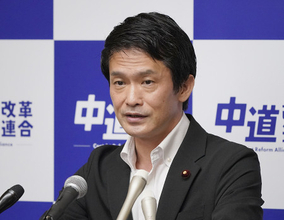 沖縄知事選「対応を検討」