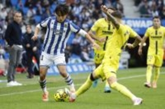 久保、終盤に交代　サッカー