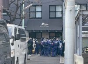 別室でもドアノブがたつく＝サウナ死亡火災、設備捜査―警視庁