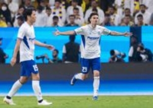 ゴールを決めたヒュメット　サッカー
