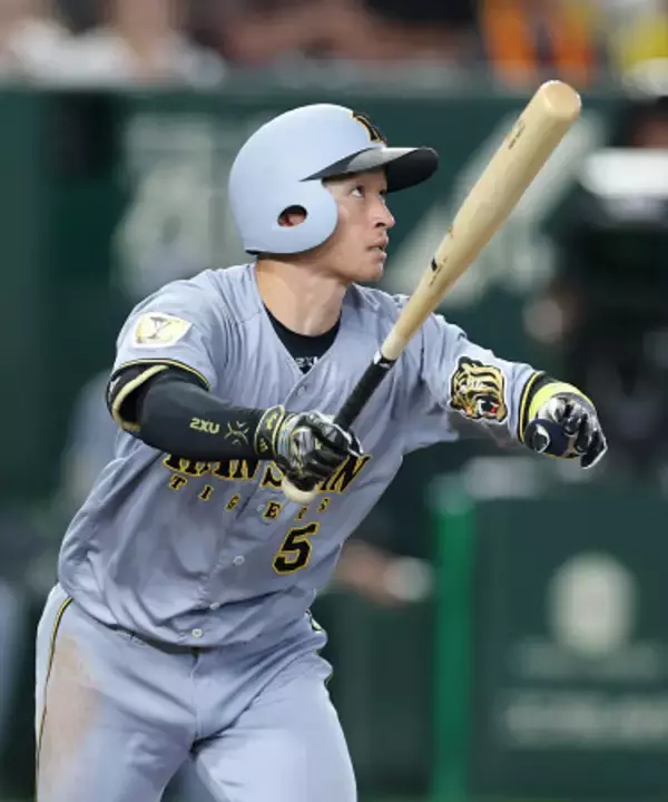 近本の先制ソロ　プロ野球