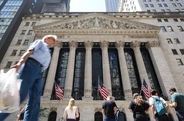 ＮＹ株続伸、２５０ドル高＝米利上げ観測後退