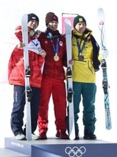 表彰台の堀島　五輪