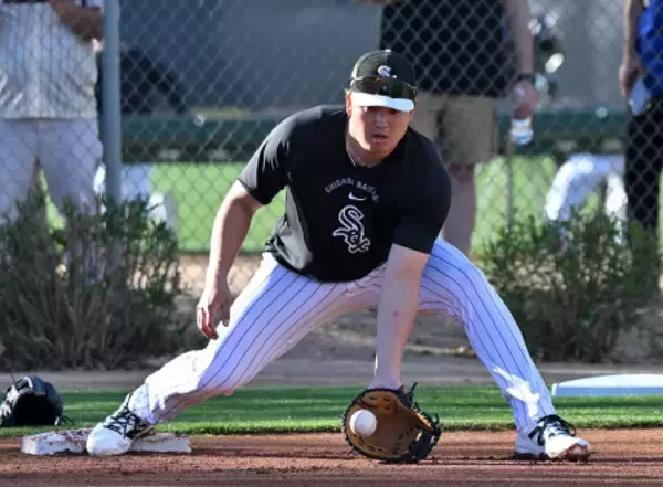 ホワイトソックスの村上がキャンプイン