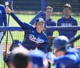 ドジャース佐々木、早くも１５９キロ＝米大リーグ