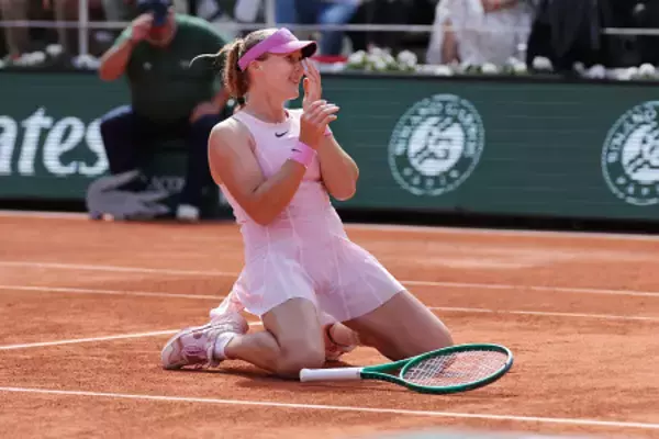喜ぶアンドレーワ　全仏テニス