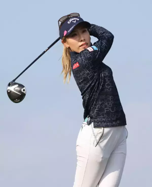 木村のティーショット　女子ゴルフ