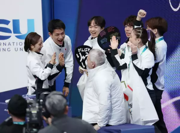 喜ぶ三浦、木原組　五輪