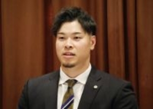 阪神の佐藤、総額５億円で更改＝メジャー挑戦は結論持ち越し―プロ野球