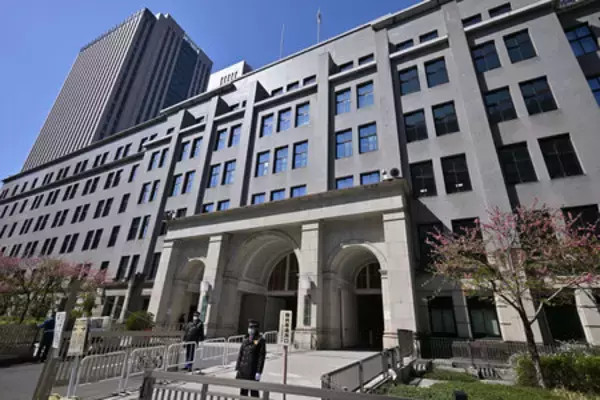 昨年度税収８４兆２２２６億円＝６年連続で過去最高―財務省