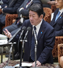 政府、人道的配慮を要求