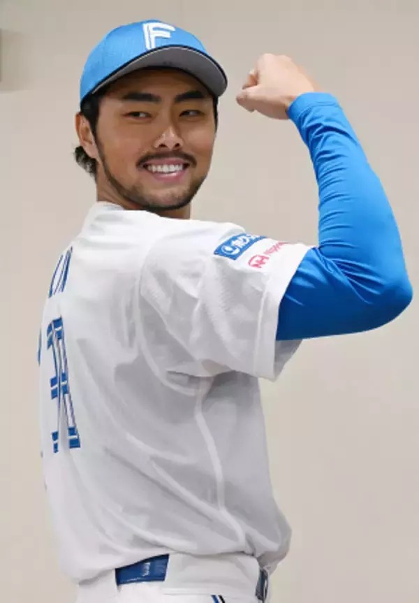 リン捕手「チームに貢献」　プロ野球