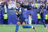 「喜ぶエムバペ　Ｗ杯サッカー」の画像1