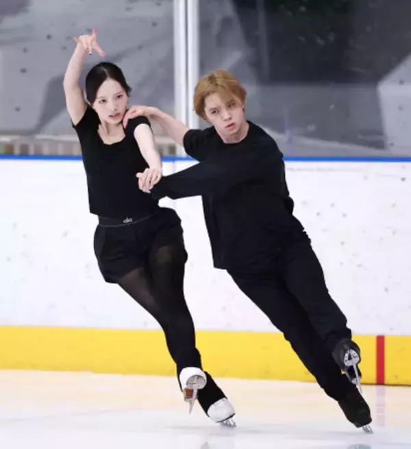 練習を公開した本田、宇野組