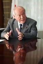 定数削減、まずは期限・幅規定