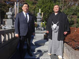 「朝乃山、先代親方の墓参り」の画像1