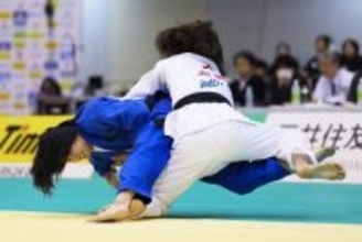 有効を奪う大森朱　選抜体重別柔道