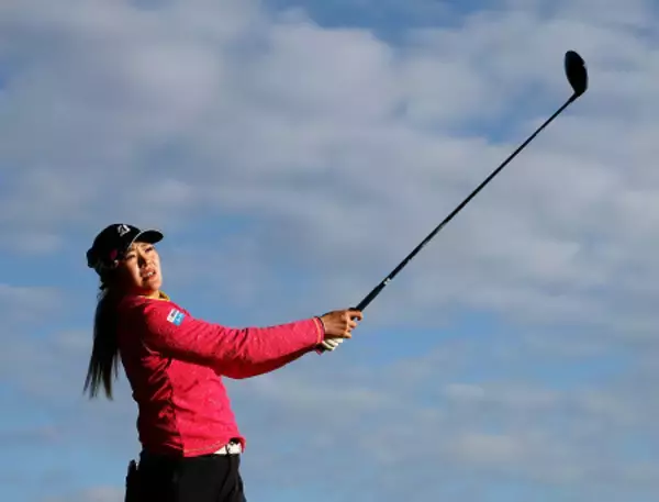 桑木は１打差２位　全英女子ゴルフ