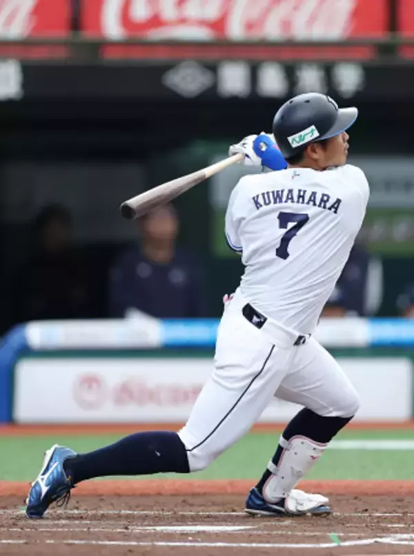 桑原の適時二塁打　プロ野球