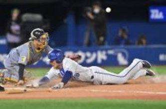生還する山本　プロ野球