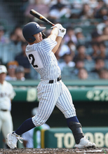 里山捕手、攻守に奮闘＝明徳義塾・高校野球
