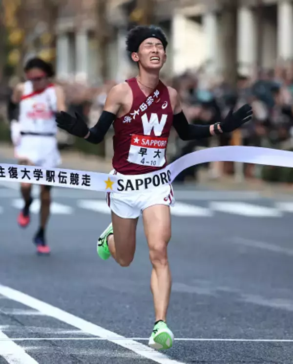 ゴールする早大の瀬間　箱根駅伝