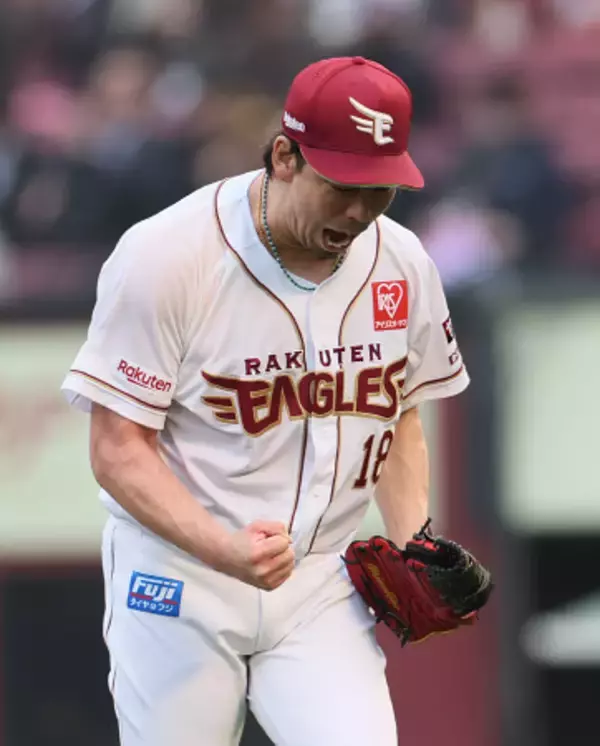 「ガッツポーズする前田健　プロ野球」の画像