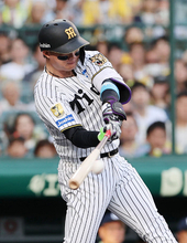 森下の先制二塁打　プロ野球