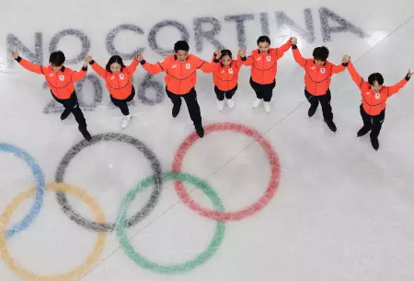 喜ぶ日本チーム　五輪