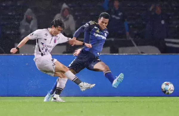 「遠藤の先制ゴール　Ｊリーグ」の画像