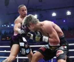 攻められる谷口　ボクシング世界戦