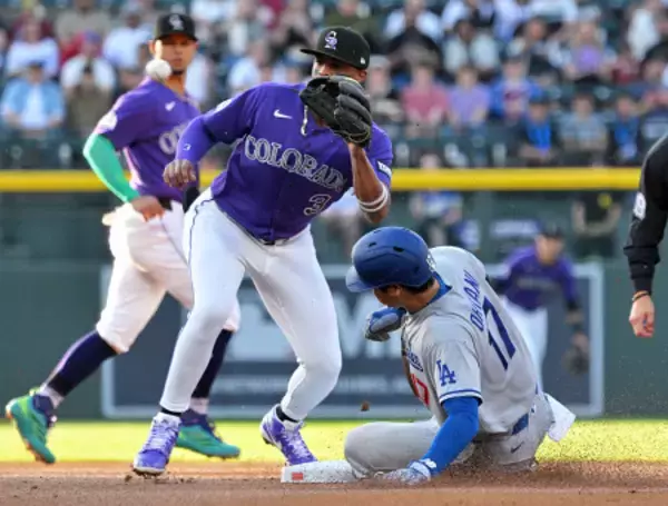 二盗を決める大谷　大リーグ