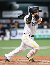 近藤、「４番」の一振り＝ソフトバンク、連日の猛攻―プロ野球