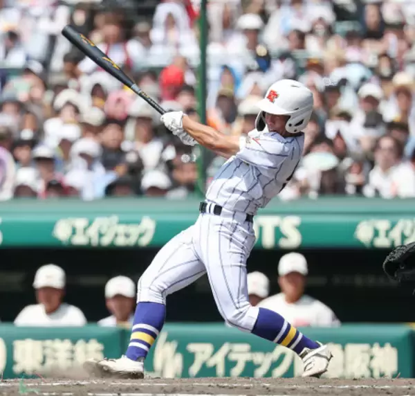 狩野の適時二塁打　高校野球