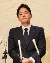 パワハラ認定の横浜市長辞職