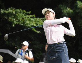 吉沢のティーショット　女子ゴルフ
