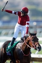 フォーエバーヤングが優勝