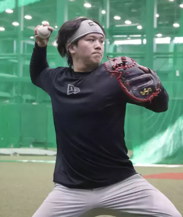 伏見、新天地で意気込む＝プロ野球・阪神