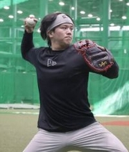 伏見、新天地で意気込む＝プロ野球・阪神