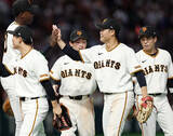 「喜ぶ中山ら　プロ野球」の画像1
