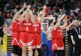 喜ぶ日本の選手ら　デフリンピック