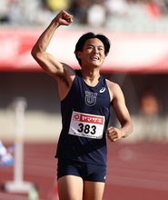 喜ぶ宮尾　陸上日本選手権