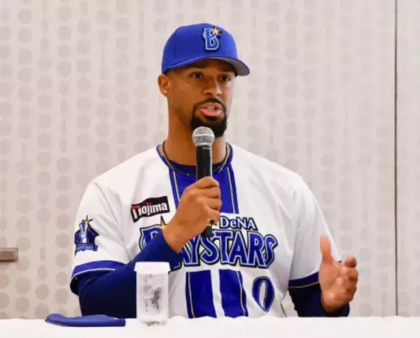 デュプランティエが入団会見　プロ野球